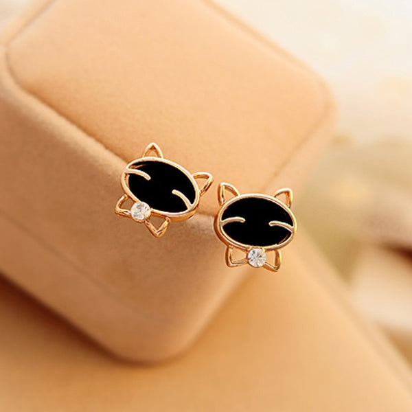 BLACK DIAMOND SMILING CAT EARRING